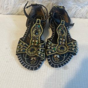 Tripper Sandals
